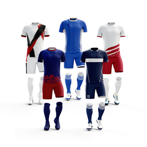 Tenue de football personnalisée de qualité supérieure, coupe classique, 100 % polyester, dernière collection pour hommes - Product Image 4