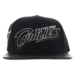 Chemises et t-shirts actifs pour hommes Pro Standard Cleveland Cavaliers 16 Pin Champion Couleur : Noir |   100% authentique - Product Image 1