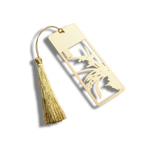 ที่คั่นหนังสือโลหะแบบกลวง ดีไซน์หลากหลายสไตล์ คุณภาพสูง พร้อมพู่ห้อยตกแต่ง - Product Image 1