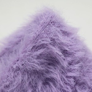 1.3 페이크 밍크 페더 얀 100% 나일론 부드럽고 폭신한 뜨개질 얀 공장 직판 도매 고급 겨울 스웨터 얀 - Product Image 3