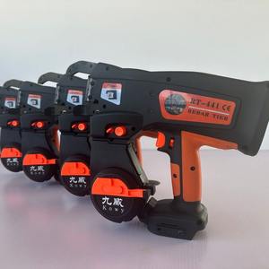 Machine à lier les barres d'armature Jiuwei RT-441, alimentée par batterie, entièrement automatique, double ligne, pour la fixation des armatures en acier dans la construction - Product Image 2