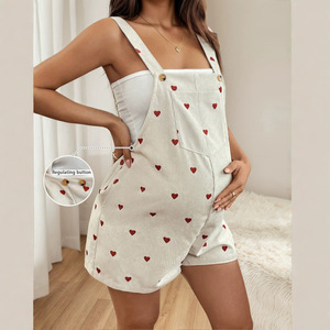 Salopette Corta Premaman da Donna in Velluto a Coste con Stampa Cuori, Bretelle Regolabili con Bottoni, Vestibilità Ampia e Casual, Personalizzabile, Taglie Forti - Product Image 2