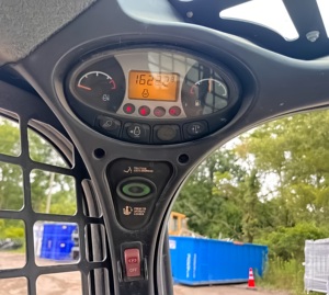 Chargeuse compacte sur chenilles Bobcat T595 2019 avec moteur EPA, hydraulique à haut débit et système de levage vertical pour la vente à l'exportation - Product Image 4