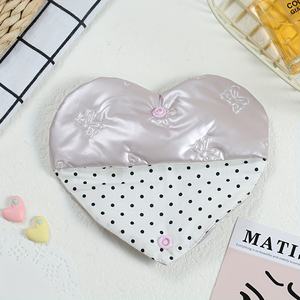 נרתיק למשקפיים עם לב מובלט ורוד מעור PU עם נרתיק לאחסון משקפיים בצורת לב, נרתיק עם לב מובלט, אביזר למשקפיים - Product Image 6