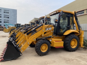 รถตักล้อยาง JCB 3CX ที่ผ่านการตรวจสอบอย่างดี เครื่องจักรแข็งแรงทนทาน เหมาะสำหรับงานก่อสร้างฐานรากในหมู่บ้านและงานกำจัดเศษซาก - Product Image 1
