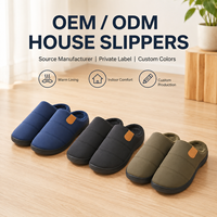 Chaussons de luxe pour hommes, imperméables, à bout fermé, pour l'intérieur et l'extérieur, avec semelle intermédiaire en mousse à mémoire de forme et tige en PVC, vente en gros