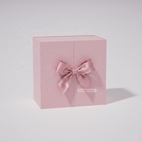 Boîte cadeau de luxe pour la Saint-Valentin avec logo personnalisé du fabricant, boîte rigide en feuille d'or biodégradable avec ruban