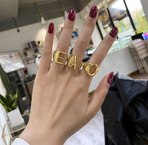 Vente en gros de bagues en laiton argenté plaqué or 14K 18K, cadenas de oro, 26 lettres anglaises, style personnalité, anneaux arabes DIY - Product Image 4