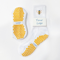 Chaussettes de Pilates personnalisées POPSOX avec broderie, logo sur mesure, antidérapantes, pour le yoga, fournisseur de marques avec faible MOQ, médias