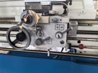 Tour horizontal C6256E/2000 pour usinage multi-matériaux, destiné à la fabrication industrielle de quincaillerie