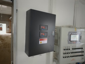 Controlador de Iluminación LED para Granjas Avícolas JR - Carga Máxima de 4400W, Control Inalámbrico, Conexión por Cable, Simulación de Amanecer/Atardecer - Product Image 5