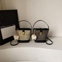 Bolso Tipo Cubo de Lujo Personalizable, Elegante y Portátil, para Uso Diario
