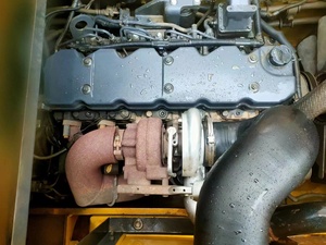 Large Load Used Komatsu FD100 Diesel Forklift with Three Stage Mast for Improved Efficiency in <b>Material</b> <b>Handling</b> Business - Product Image 5