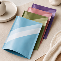 Sacs opaques imprimés sur mesure, pochettes à trois soudures latérales pour cadeaux de caisse, impression de logo graphique audacieux, vente en gros