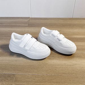 Baskets blanches pour femmes 2026 avec talon intégré de 6,5 cm, semelle épaisse et fermeture Velcro – Baskets décontractées et tendance - Product Image 3