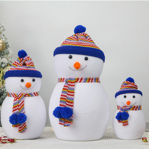 Muñeco de Nieve Navideño, Adorno para Árbol de Navidad, Modelo con Gorro Lei Feng - Product Image 3