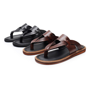 Nouvelles sandales décontractées tendance 2025 pour hommes, chaussures de plage antidérapantes en cuir, mules confortables à bout carré pour hommes - Product Image 3