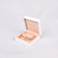 Boîtes à bijoux de luxe carrées en papier velours certifiées TUV, personnalisables avec logo, pour bracelets, colliers, boucles d'oreilles et bagues - Vente en gros