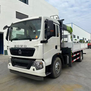 Camion grue SINOTRUK HOWO 4x2 avec grue télescopique montée sur camion, grue hydraulique de 6 tonnes ou 8 tonnes à vendre - Product Image 1
