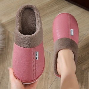 Chaussons d'intérieur chauds en cuir PU et fourrure pour femmes et hommes, à bout fermé, antidérapants, pour l'hiver et l'automne - Product Image 2