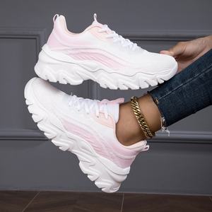 Zapatillas gruesas rosas a la moda 2024 para mujer, zapatos suaves para <span class=keywords><strong>papá</strong></span> con función antideslizante para caminar Primavera Verano invierno - Product Image 1
