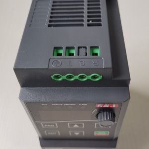 Convertisseur de fréquence AC monophasé 220V triphasé 380V SAJ Sanjing VM600G-2S2R2, contrôle vectoriel, IP20 - Product Image 4
