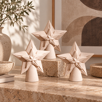 Sculpture d'étoile en céramique beige, objet décoratif géométrique pour la décoration moderne de la maison et la présentation sur table