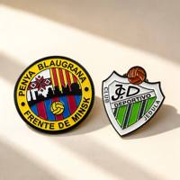Badges de club sportif en métal émaillé plaqué sur mesure, prix d'usine en gros, logo d'équipe de football