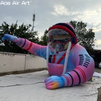 Ballon gonflable coloré d'astronaute DJ pour la fête publicitaire, statue gonflable carrée de mascotte d'astronaute pour le festival de musique