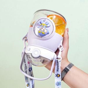 Botella de Agua de Plástico PE de 900ml, Ecológica, Colorida, con Diseño de Dibujos Animados, Linda, con Asa y Correa para Niñas, Segura para Agua Hirviendo - Product Image 4