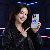 Support de téléphone de jeu flexible blanc avec refroidissement semi-conducteur pour jeux mobiles