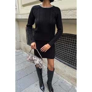 Conjunto de punto sin espalda Vinca para mujer, manga larga, informal, otoño, negro, rojo, detalle de cadena - Product Image 4