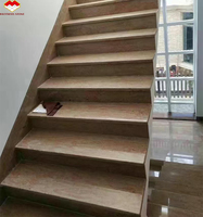 Marches d'escalier modernes personnalisées antidérapantes en granit satiné doré Granit rouge avec veine d'or pour la décoration intérieure de la maison avec 1 an de garantie