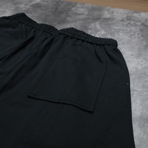 Shorts Homme Personnalisés en Coton 100% Écologique Respirant avec Fermeture à Cordon Mi-Taille, Broderie Lourde, Style Streetwear - Product Image 3