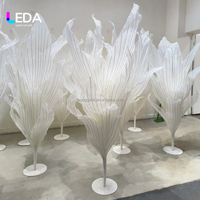 LEDA Factory - Fleurs géantes en organza de soie blanches modernes faites à la main, centre de table, installation artistique, décoration de mariage