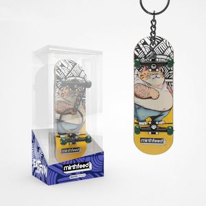 Vente en gros professionnelle : Skateboard miniature en bois à thème dessin animé, écologique, en alliage de zinc, personnalisable, avec porte-clés amovible et pendentifs décoratifs pour sacs - Product Image 5