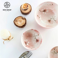 Vaisselle de service en céramique en porcelaine de couleur rose à motif de fleurs pour Banquet, plats de service en céramique de Restaurant à bas prix