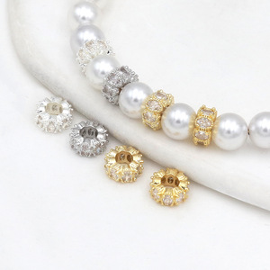 Cuentas espaciadoras de diamantes de imitación con forma de flor, chapadas en oro de 18k y plata sobre cobre, para pulseras, collares y accesorios de joyería DIY. - Product Image 2