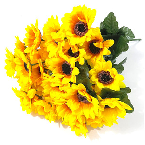 <b>Artificial</b> Sunflower <b>Bouquet</b> 7 Pieces High Simulation Plastic Silk Flowers For Home Wedding Decorations - Product Image 2