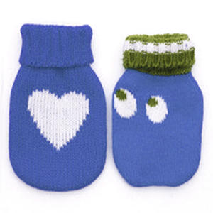 Calentador de Manos Tejido con Diseño de Corazón Azul, Portátil, 52°C, Duración 1 Hora, YS-NSD - Product Image 1