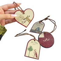 Pendentif en cuir imprimé style moyen-oriental pour sac, design coloré, origine Chine, en stock aux Émirats arabes unis