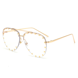 Lunettes de soleil classiques à rivets UV400 pour femmes et hommes - Sac de luxe tendance - Product Image 5