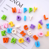 Perles en acrylique plastique colorées à gros trous de 6 mm, lettres de l'alphabet, pour la fabrication de porte-clés et de bijoux DIY