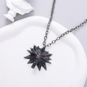 Colgante de aleación con cabeza de lobo de <span class=keywords><strong>The</strong></span> <span class=keywords><strong>Witcher</strong></span> <span class=keywords><strong>3</strong></span> para hombre, collar de accesorios de merchandising del juego - Product Image 2
