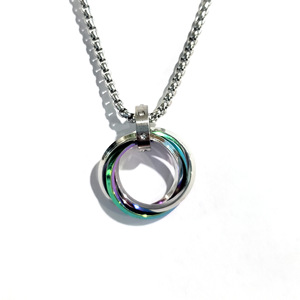Collana da Uomo all'Ingrosso con Ciondolo a Tre Anelli Intrecciati, Bicolore in Acciaio Inossidabile e Titanio con Zirconi, Stile Hip Hop Minimalista, con Catena Box - Product Image 6