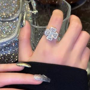 Anillos de Ansiedad Giratorios con Trébol de Cuatro Hojas de Circón para Mujer <span class=keywords><strong>Anillo</strong></span> Fidget Spinner Antiestrés de Acero Inoxidable Joyería Estética de Regalo - Product Image 2