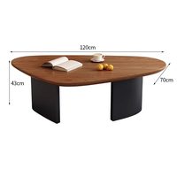 Table basse élégante et moderne à panneaux réglables, finition lisse en grain de bois naturel, pour les espaces contemporains de maisons et d'appartements