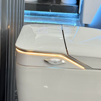 Nouveau design de cuvette de toilette intelligente en céramique WC intelligent bidet sanitaire automatique salle de bain toilette intelligente