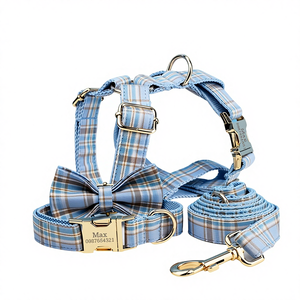 Conjunto Personalizado para Pasear Perros con Diseño a Cuadros Azules, Collar con Corbatín a Juego, Correa y Arnés Romano - Combo Personalizado - Product Image 1