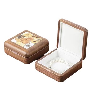 Boîte à bijoux en bois, design rectangulaire uni, matériau rigide, pour le rangement des colliers, bracelets, boucles d'oreilles, petite taille - Product Image 3